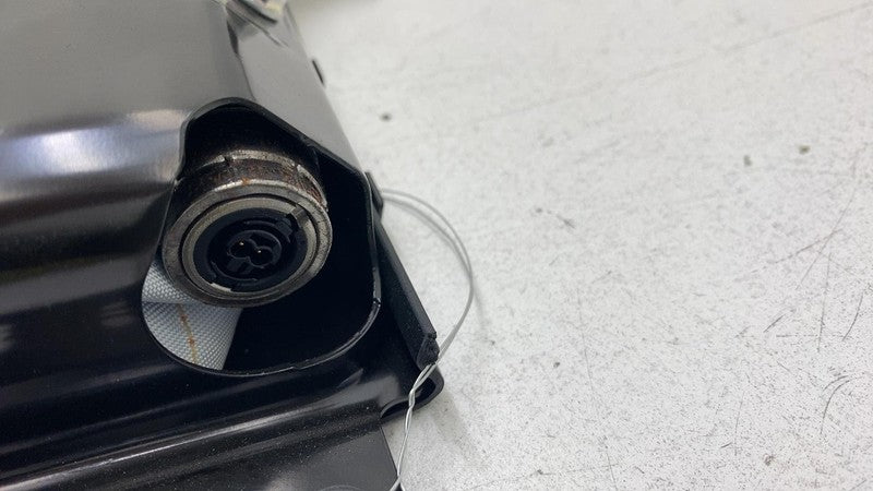 PT0000829H 2022-2024 Rivian R1S R1T Front Driver Side Lower Knee Safety Airbag Left LH Assy