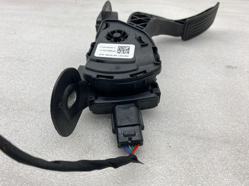⭕ 2016-2020 Tesla Model X Accelerator Throttle Pedal Assembly OEM BE5C