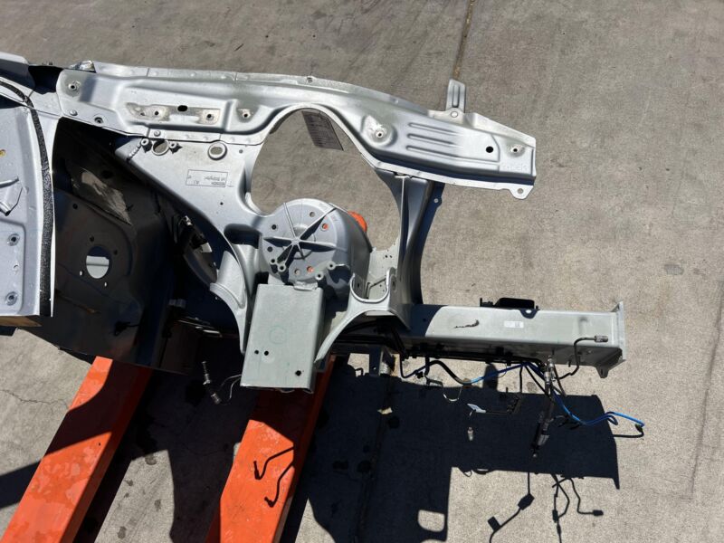 2012-2016 Tesla Model S Front Left Inner Fender Frame Horn Apron Structural LH