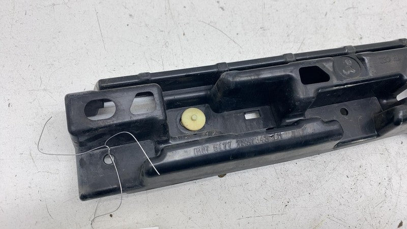 ⭕ 2017-2023 BMW 540i Front Left Skirt Rocker Molding Panel Bracket 517