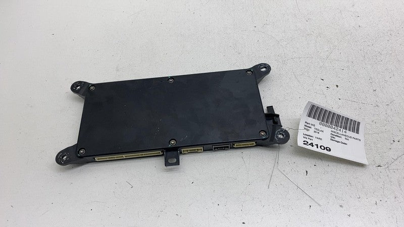 104390010D ⭕ 2016-2020 Tesla Model X Rear Body Chassis Control Module BCM TSTD 1043900-10-D