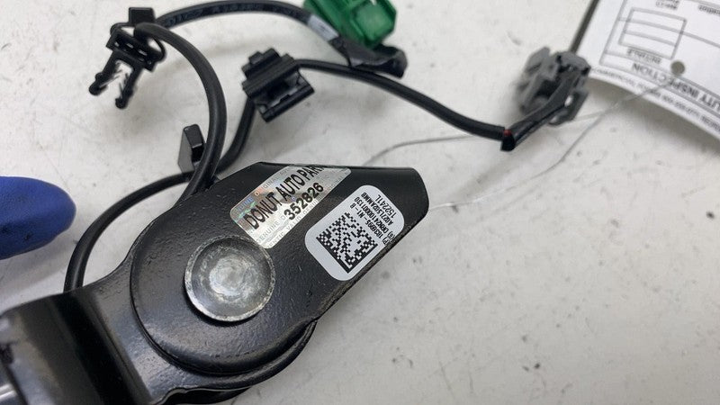 ⭕ 2024 Tesla Cybertruck Rear Passenger Row Seat Belt Buckle Right 1836