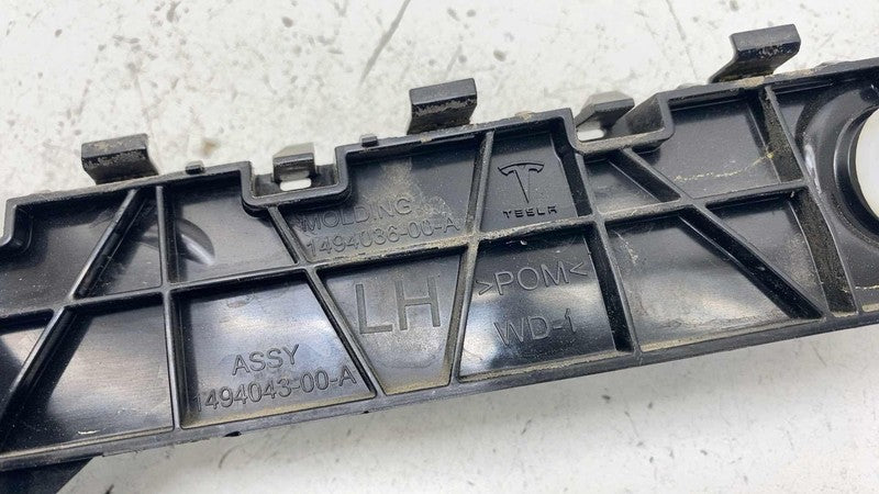 ⭕20-24 Model Y Rear Left Bumper Retainer Support & Taillamp Bracket 14