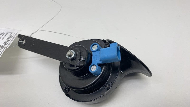 187743000B 2024 2025 Tesla Cybertruck Seger Low Pitch Tone Horn 12V 410 Hertz with Bracket