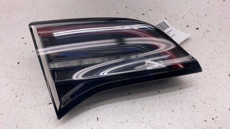 1077401-00-E ⭕ 2017-2023 Model 3 Rear Left Inner Taillight LED Tail Lamp 3-Pin 1077401-00-E