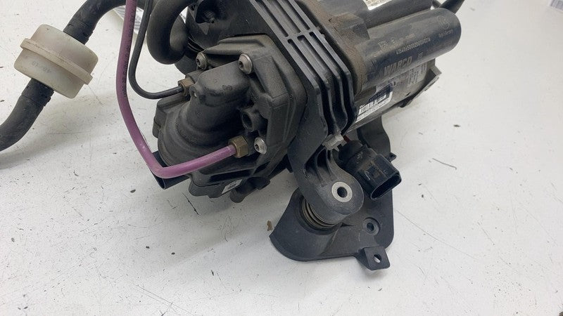 ⭕16-20 Model S Air Suspension Compressor Pipe Line Intake Valve Block