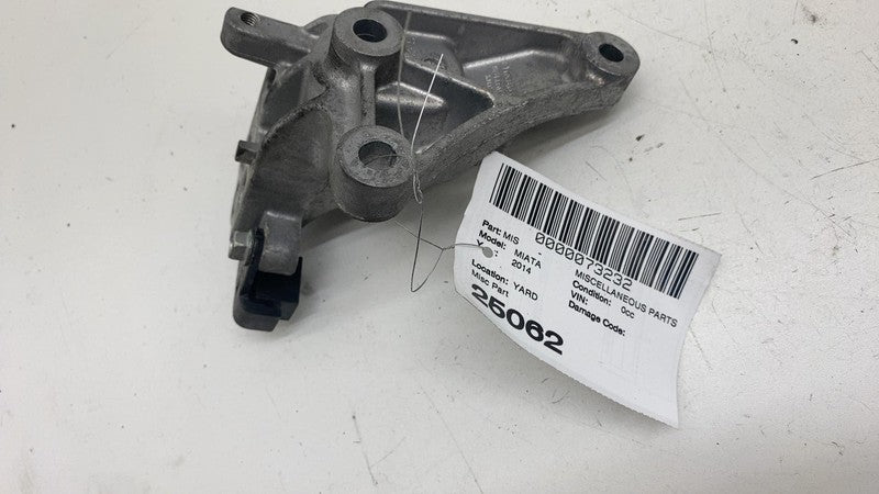 NE5539031 ⭕ 2006-2015 Mazda MX-5 Miata Driver Side Engine Mount Bracket Left OEM NE5539031