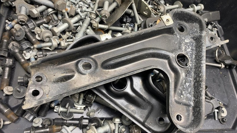 2016 Mercedes-Benz GLE350 Seatbelt Buckle Crossmember Brace w/ SET of