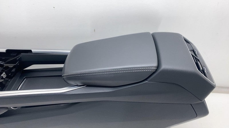 ⭕ 2021-2022 Audi E-Tron Quattro Front Center Console Assembly