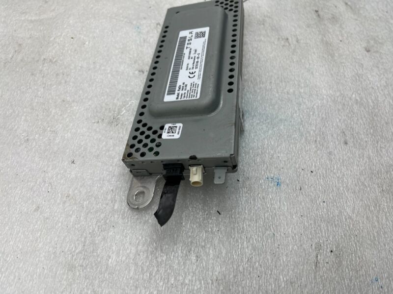 2017-2022 Tesla Model 3 Harman Becker HBZ502 Radio FM/HD Receiver Control Module