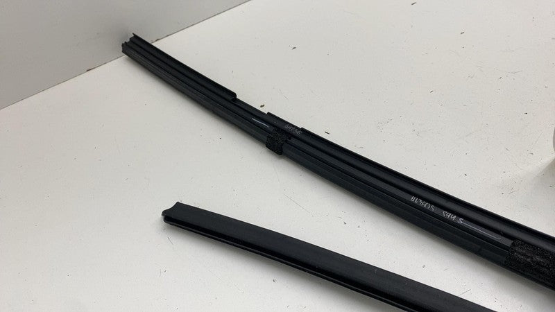 LJ8BR25825AE ⭕ 21-24 Ford Mustang Mach-E Rear Left Door Window Rubber Seal OEM LJ8B-R25825-AE