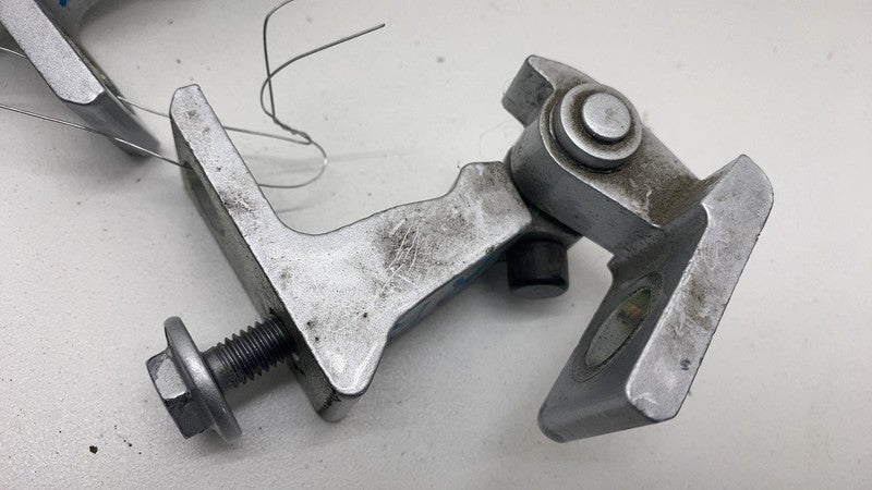 8K0831402A 2011-2018 Porsche Cayenne S Rear Passenger Side Upper & Lower Door Hinge Right