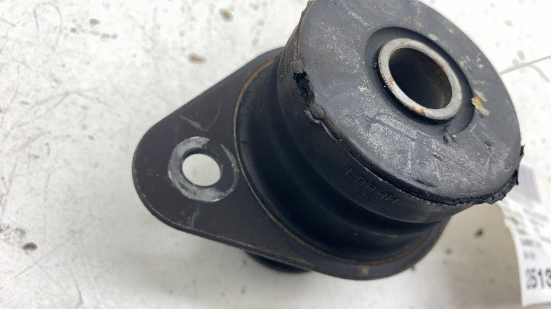 ⭕ 18-24 Lincoln Navigator Cabin Body Frame Mount Cushion Insulator 9L1