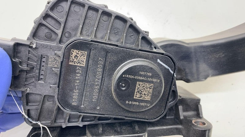 1007769 ⭕ 2017-2023 Tesla Model 3 Front Accelerator Gas Pedal Throttle Sensor Pad OEM