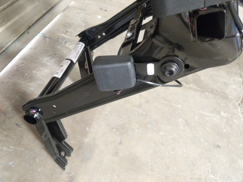 1552469-00-A ⭕ 2020-2022 Tesla Model Y MY Rear Right 2nd Row Seat Upper Cushion w/ Track Rail