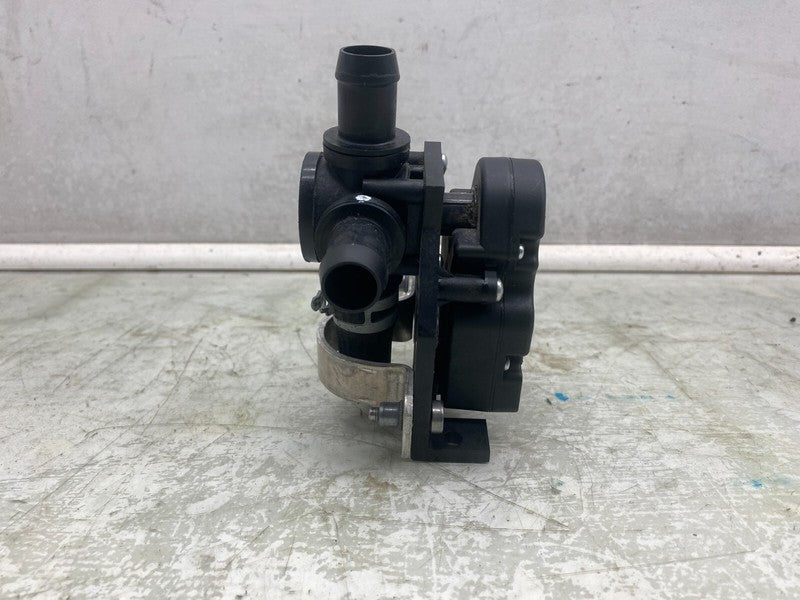 6007370 00 B 12-20 Model S Coolant Pump Cooling Valve Actuator 4-Way w/ Bracket 6007370-00-B