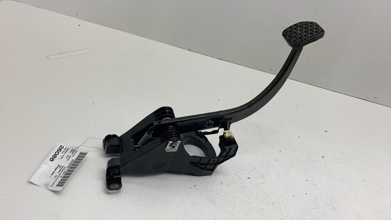 ⭕ 2014-2021 BMW i3 I01 Hybrid Brake Stop Pedal Foot Pad w/ Bracket Assembly OEM