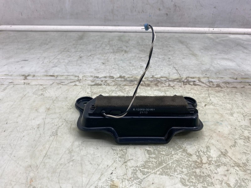 X 12069 001R1 ⭕ 12-20 Tesla Model S Rear End Passive Entry Antenna Bracket & Receiver Module
