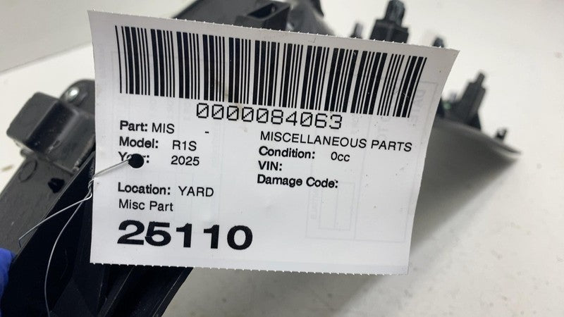 C100219779C ⭕ 25 Rivian R1S Rear Right Scuff Plate Panel w/ C-Pillar Cover Trim C100219779-C