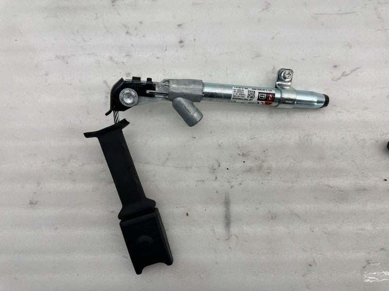 1004532 05 F ⭕ 12-15 Model S Front Driver Side Outboard Lap Pretensioner Left LH 1004532-05-F