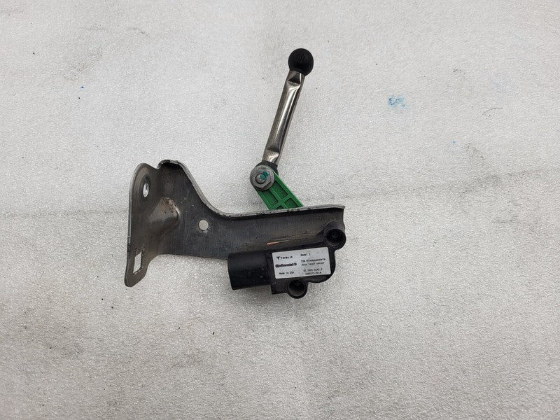 100417300A ⭕ 12-15 Tesla Model S Rear Left Air Suspension Ride Height Sensor 1004173-00-A