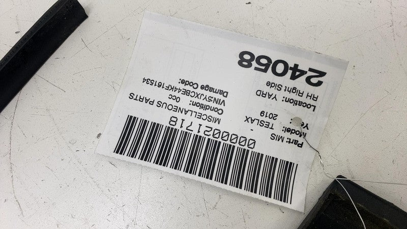 108390200B ⭕16-20 Tesla Model X Right B-Pillar Applique Trim Molding w/ Camera 1092312-98-F