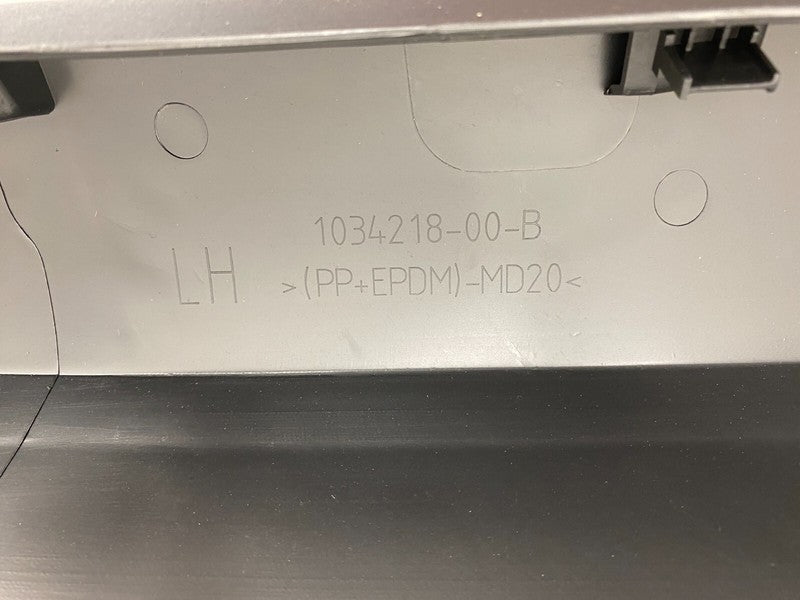 103421800B ⭕2016-2020 Tesla Model X Left Rocker Panel Sill Cover Outer Molding 1034218-00-B