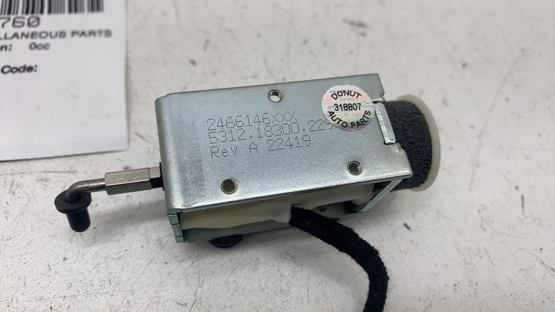 2089896X ⭕ 2017-2020 Tesla Model 3 M3 Dashboard Passenger Side Glove Box Latch Right OEM