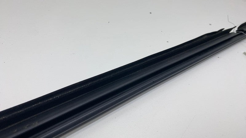 ⭕2021 BMW 530e G30 Rear Passenger Side Door Window Inner Weatherstrip