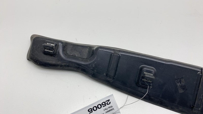 2021 BMW 530e B46X Front Driver Side Fender Rearward Seal Protector Co