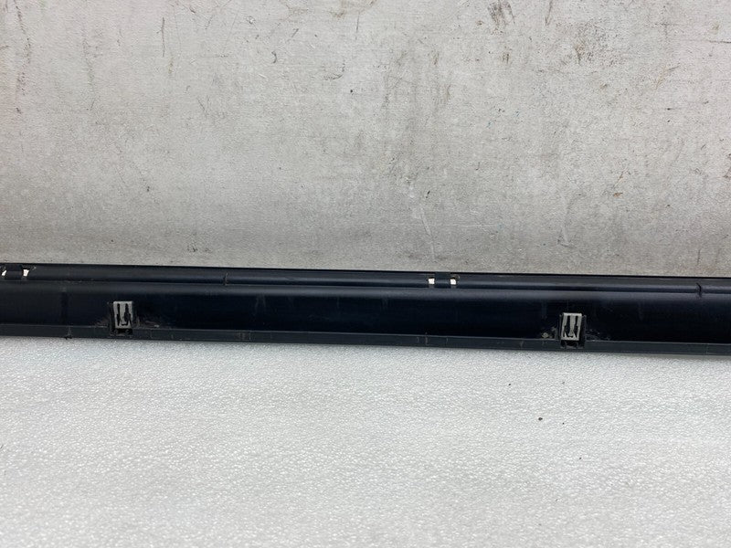 101221700F ⭕12-23 Tesla Model S Passenger Side Skirt Molding Scuff Plate Right 1012217-00-F