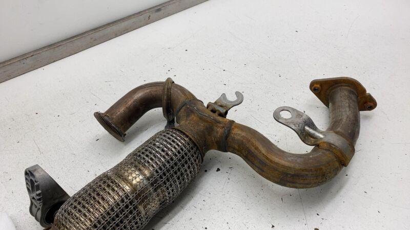 2017-2024 Chrysler Pacifica Front Exhaust System Muffler Pipe Line Assembly OEM