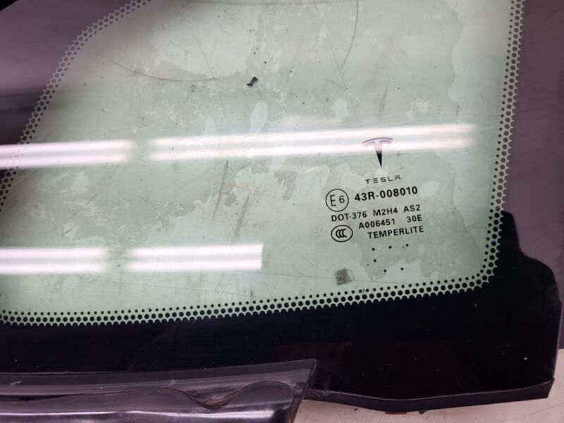 E643R-008010 2012-2020 Tesla Model S Rear Passenger Side Quarter Fixed Glass Right Assembly