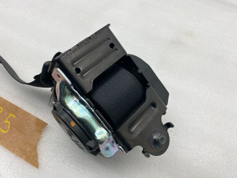 161650001C 2020 2021 2022 Tesla Model Y MY Rear Left or Right 2nd Row Seat Belt & Retractor
