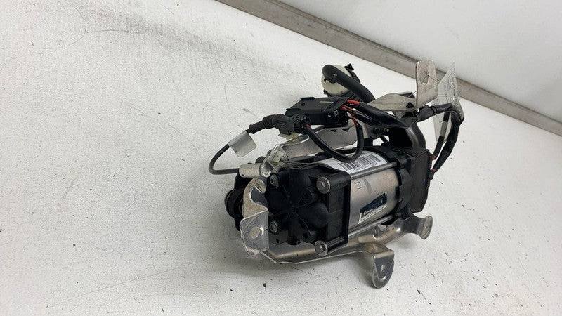 600640400B ⭕ 12-15 Tesla Model S MS Air Suspension Compressor Pump w/ Bracket 6006404-00-B