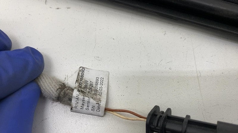 PT00015809-D ⭕ 22-24 Rivian R1T Front Driver Side Hood Drip Trim Molding Left LH PT00015809-D