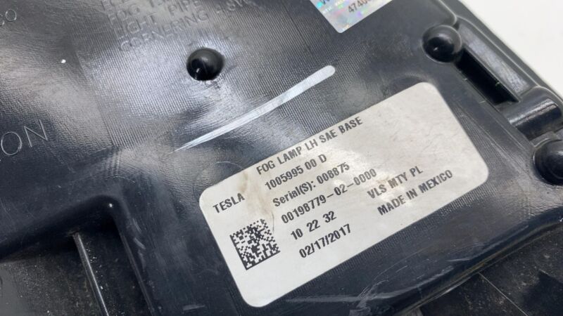 100599500D 12-20 Tesla Model S Front Driver Side Fog Light Cornering Lamp Left 1005996-00-E