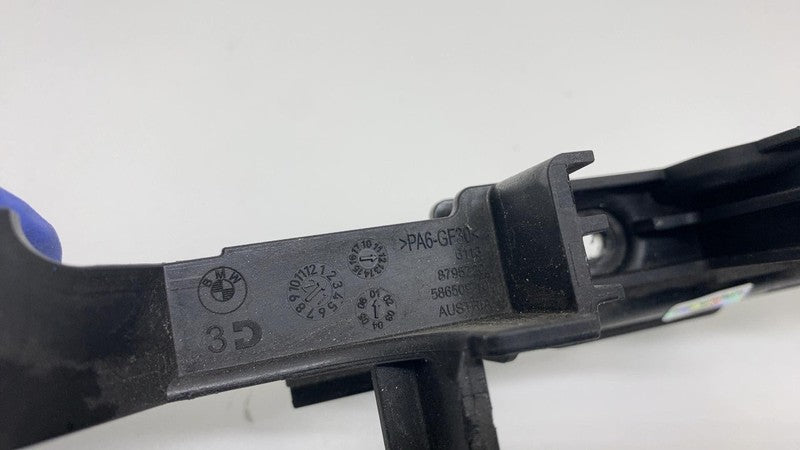 586509 10 2021 BMW 530e G30 Front Driver Side Lower Wire Wiring Guide Mount Bracket Left