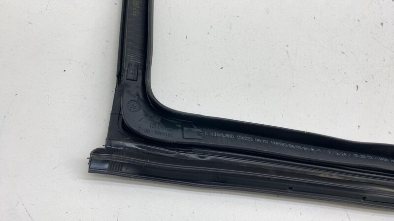 191098600D ⭕ 24-25 Model 3 Rear Right Primary Body Weatherstrip Rubber Seal RH 1910986-00-D