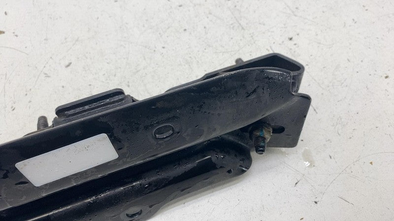 ⭕2012-2018 Jeep Wrangler Automatic Transmission Mount Insulator Bracket Assembly