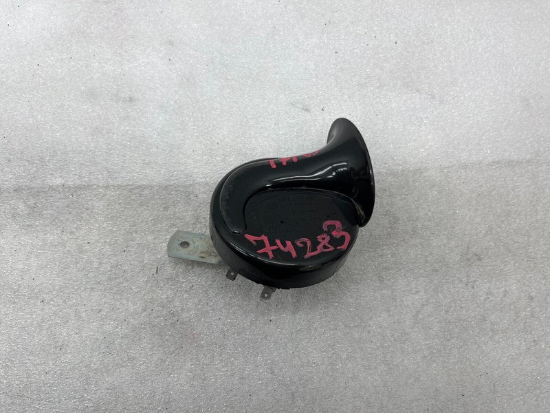 E1 0020046 ⭕ 2012-2020 Tesla Model S MS Seger Low Pitch Tone Horn 12V 410 Hertz w/ Bracket