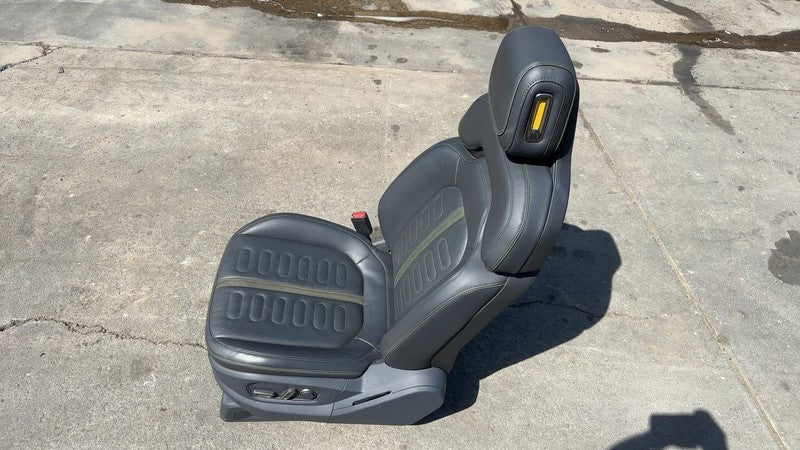 ⭕22-25 Rivian R1T R1S Front Driver Side 1st Row Seat Black Mountain Le