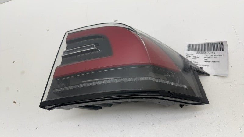 1034333-00-B ⭕ 2016-2020 Tesla Model X MX Rear Right Outer Taillight Tail Lamp 1034333-00-B