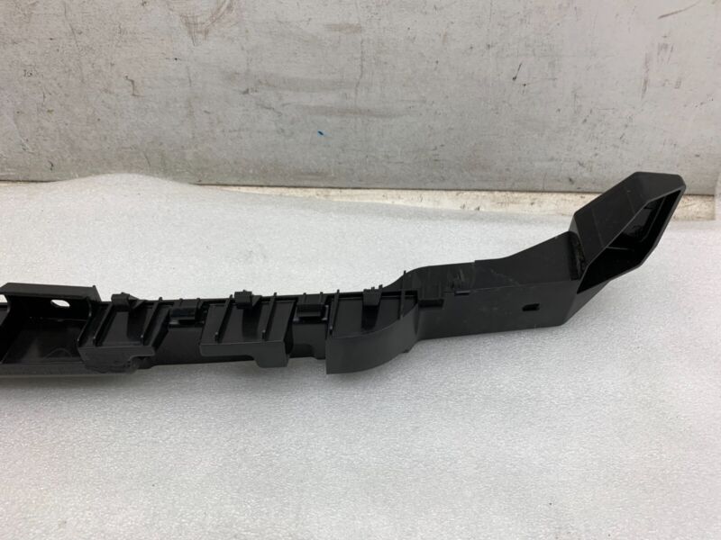 1494045 00 A 2020-2023 Tesla Model Y MY Rear Bumper Center Mounting Support Bracket Assembly