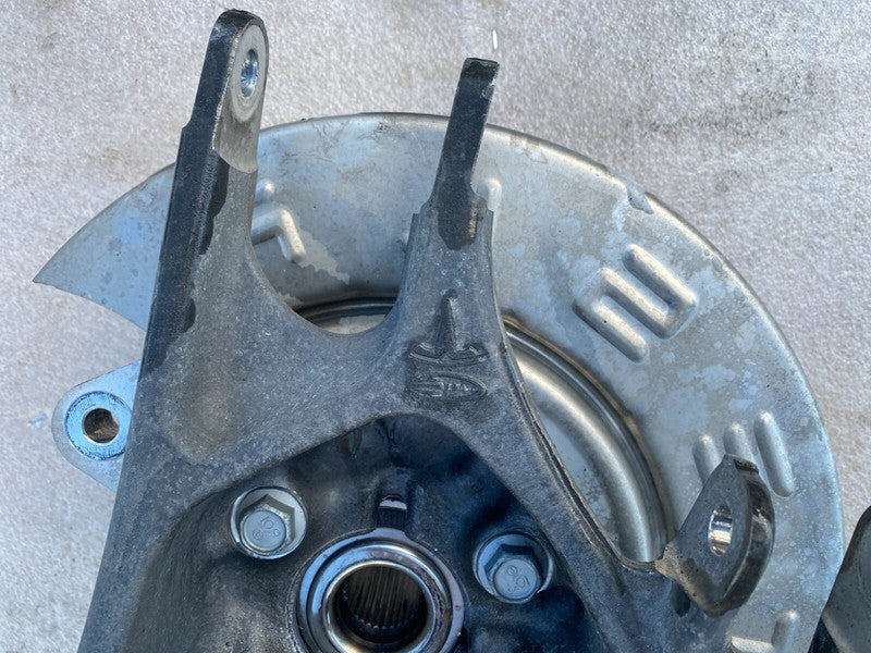 ⭕ 2016-2020 Tesla Model S Rear Right Suspension Knuckle Wheel Hub & Shield Assy