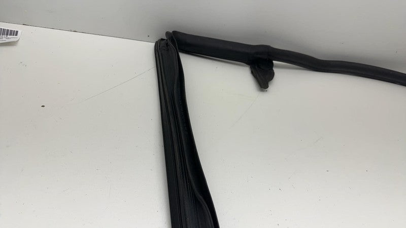 ⭕17-23 Tesla Model 3 Rear Right Door Body Weatherstrip Rubber Seal 109