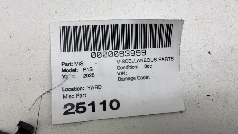 PT00040140C ⭕ 2022-2025 Rivian R1S Rear 3rd Row Center Seat Belt Safety Buckle PT00040140C