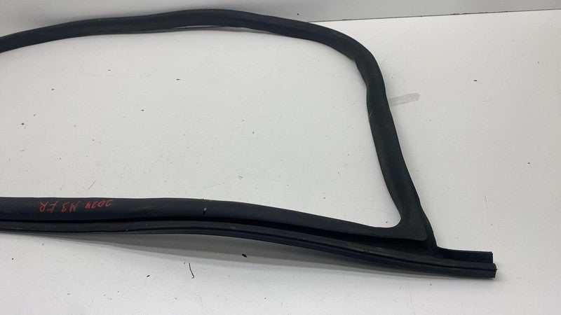 191098400E ⭕ 24-25 Model 3 Front Right Primary Body Weatherstrip Rubber Seal 1910984-00-E