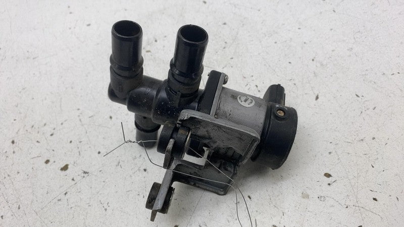 2022 2023 2024 Kia EV6 Water Coolant Pump Reservoir Changeover Valve Assy RWD