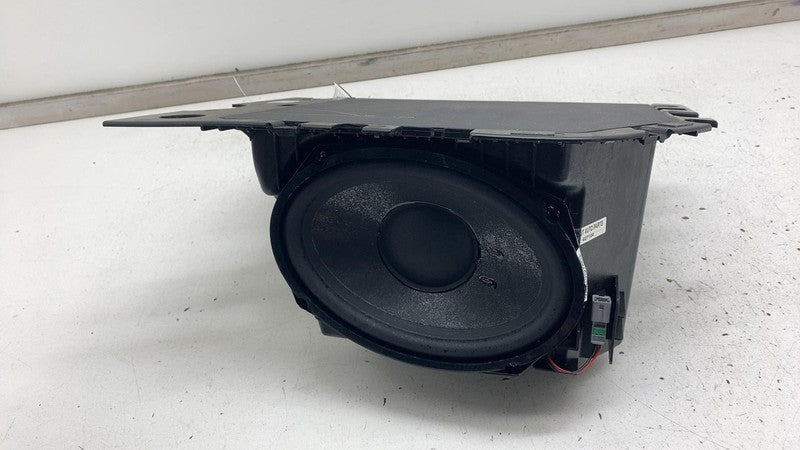 PT00485899A ⭕ 2022 2023 2024 Rivian R1T Rear Sub Subwoofer Bass Speaker Box PT00485899-A OEM